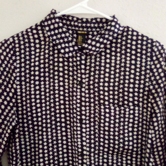 Forever 21 stars print button down shirt - Picture 2 of 4